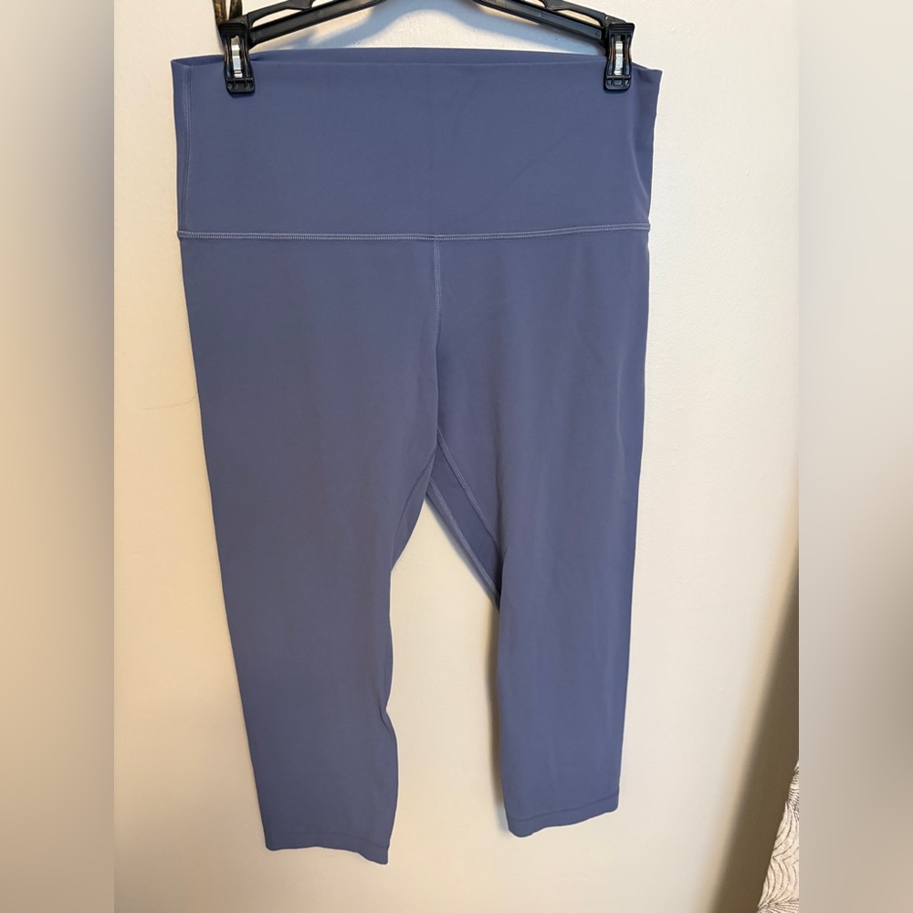 Lululemon Wunder Train crops 21”